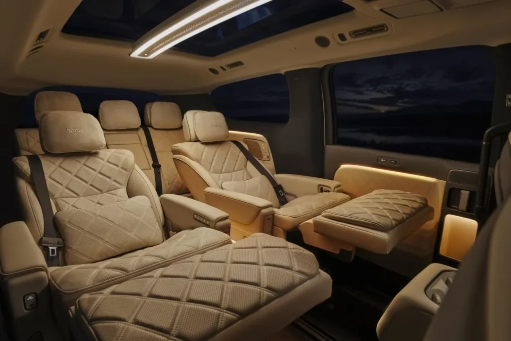 New-Generation Li Auto MEGA Launches in Single Trim at 509,800 Yuan 32 New-generation Li Auto MEGA second-row zero-gravity seat with floating cushion and Nappa leather air diamond-grid stitching