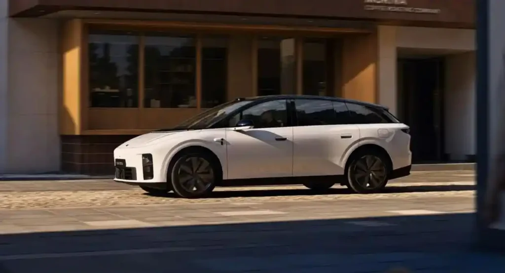 2026 Li Auto i6 front end showing new ADB matrix headlights